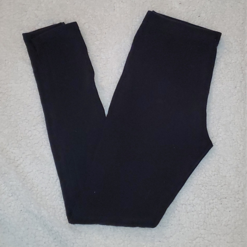 Normal black leggings